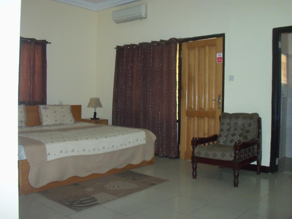 Jenos Hotels Accra Buitenkant foto