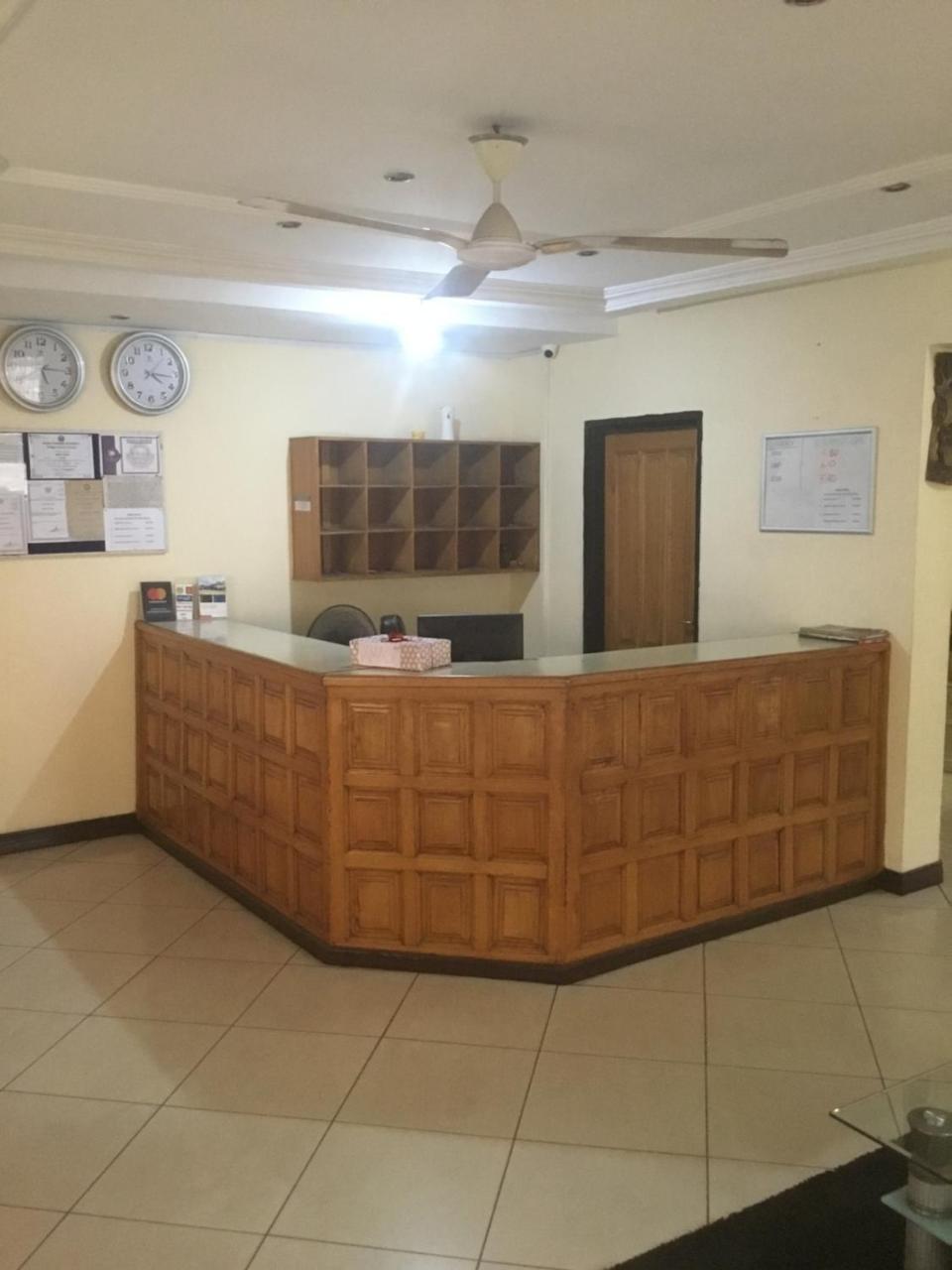 Jenos Hotels Accra Buitenkant foto
