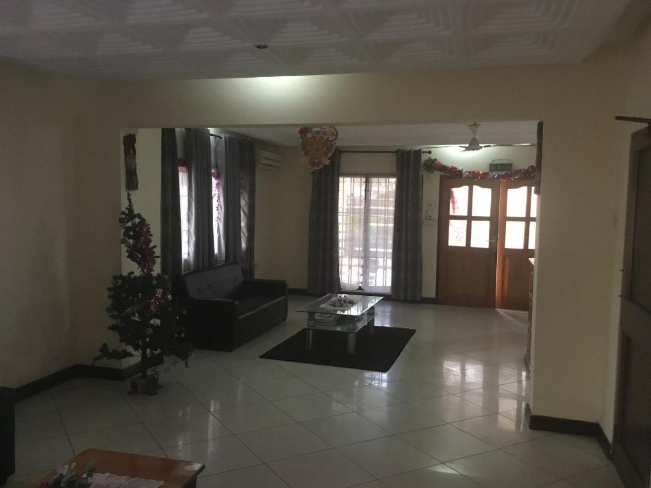 Jenos Hotels Accra Buitenkant foto