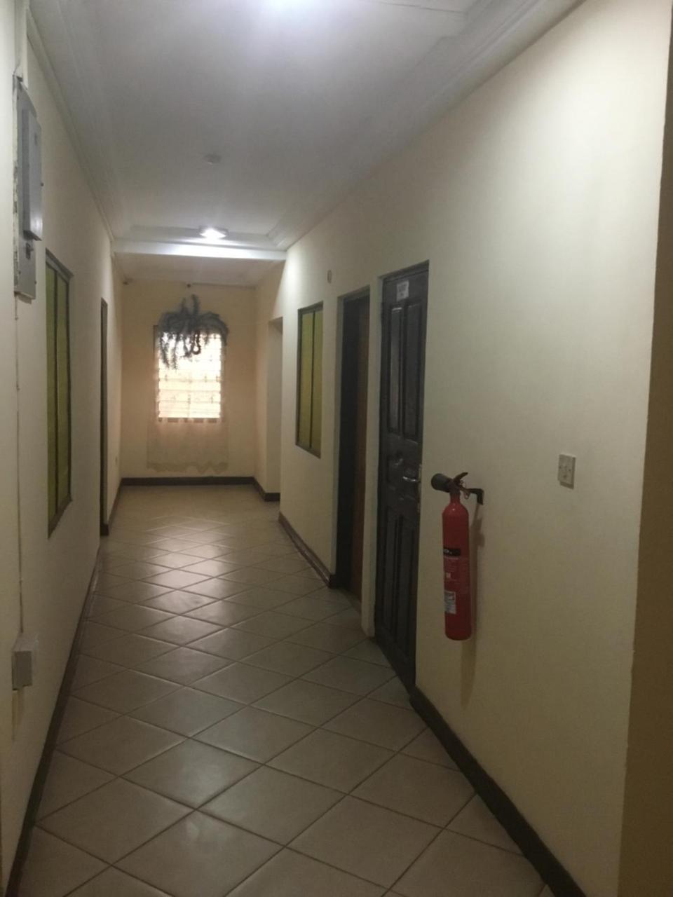 Jenos Hotels Accra Buitenkant foto