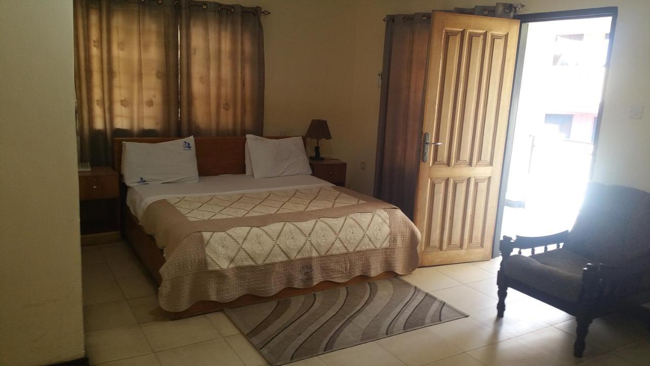 Jenos Hotels Accra Buitenkant foto